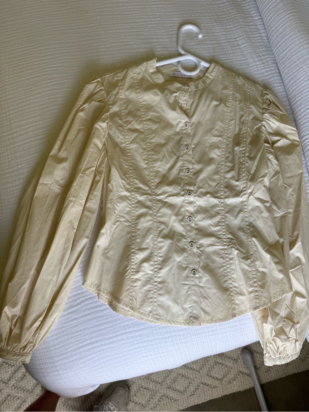 NWOT Karlie cream puff sleeve top